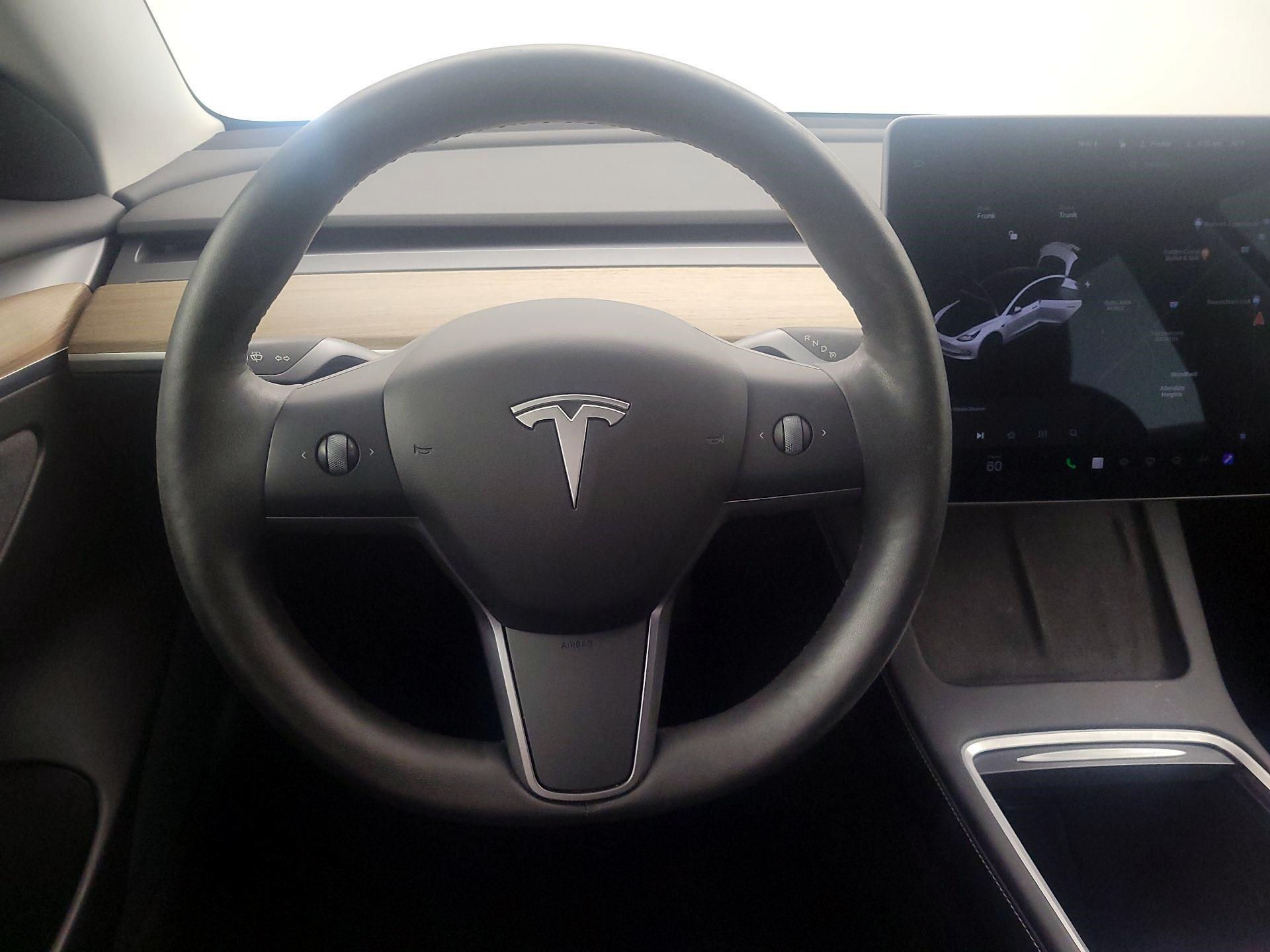 Thumbnail: 2021 Tesla Model 3 - 10