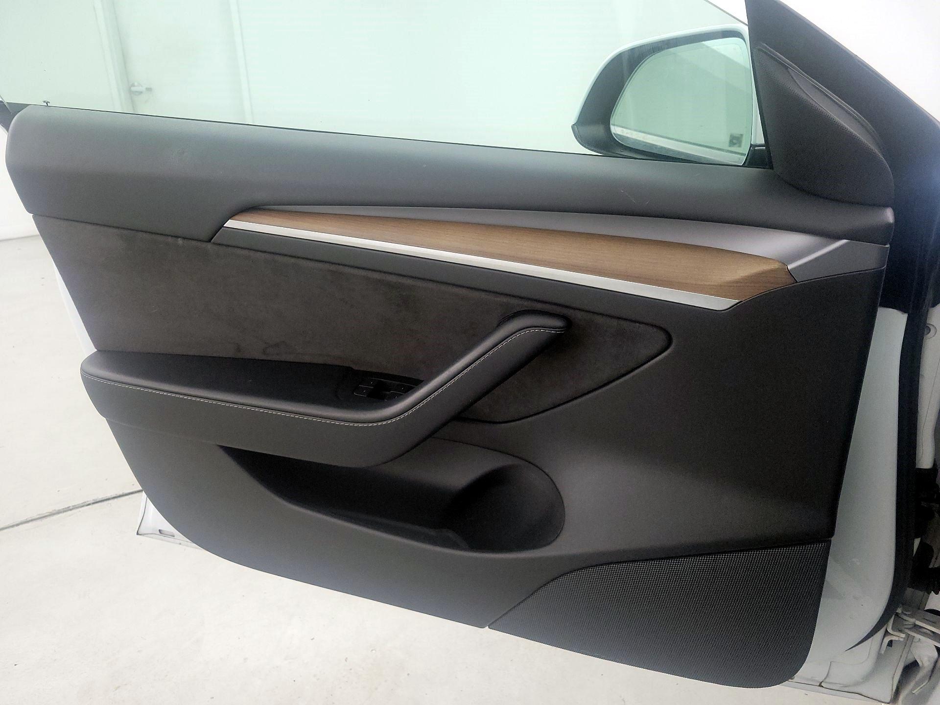 Thumbnail: 2021 Tesla Model 3 - 12