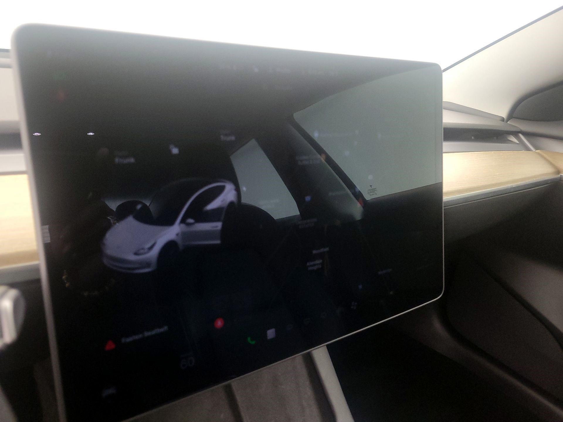 Thumbnail: 2021 Tesla Model 3 - 15