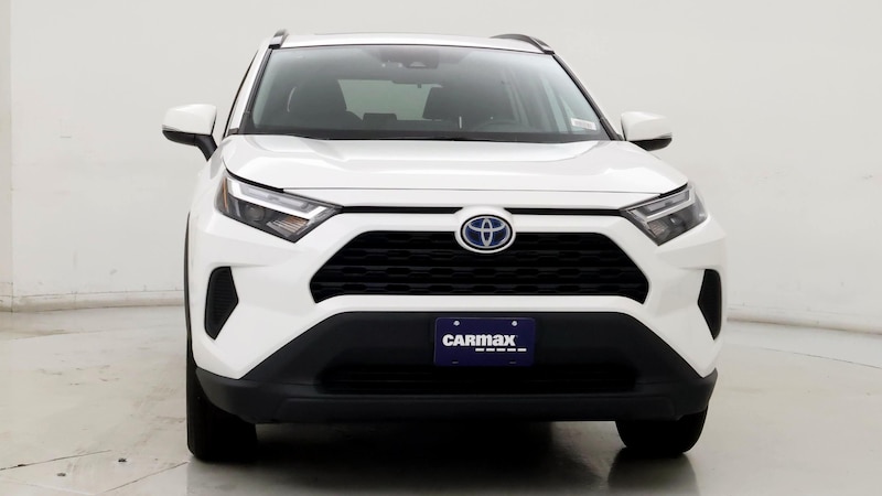 2022 Toyota RAV4 XLE 5