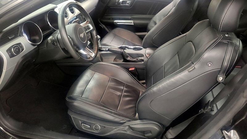 2015 Ford Mustang  11