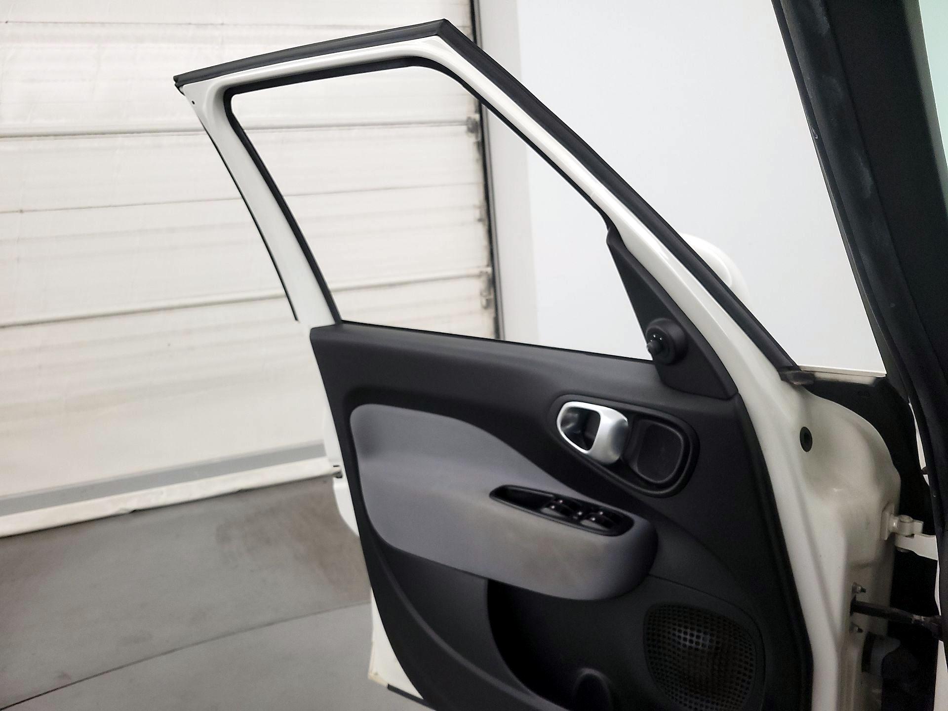 Thumbnail: 2014 Fiat 500L - 12