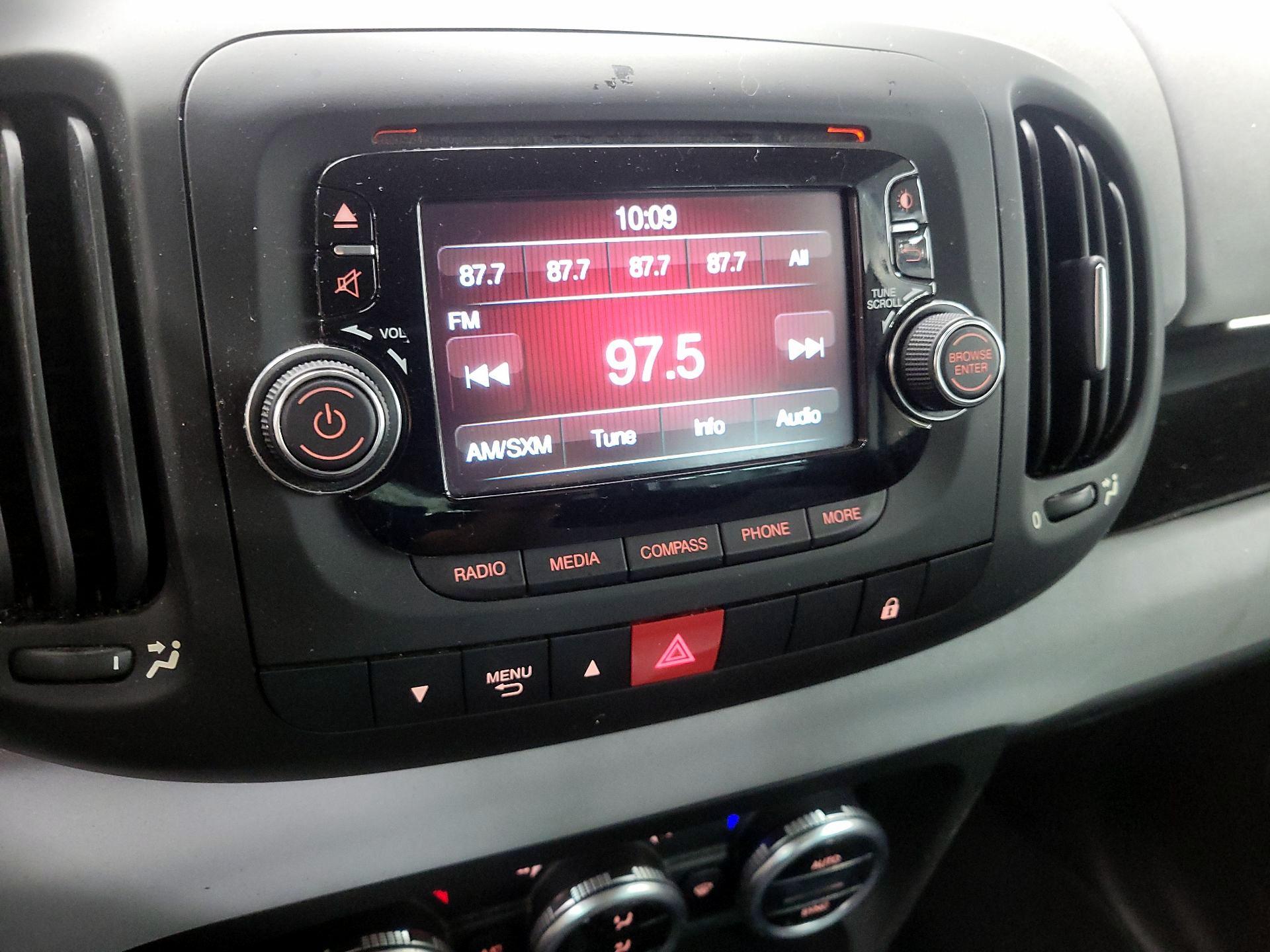 Thumbnail: 2014 Fiat 500L - 13
