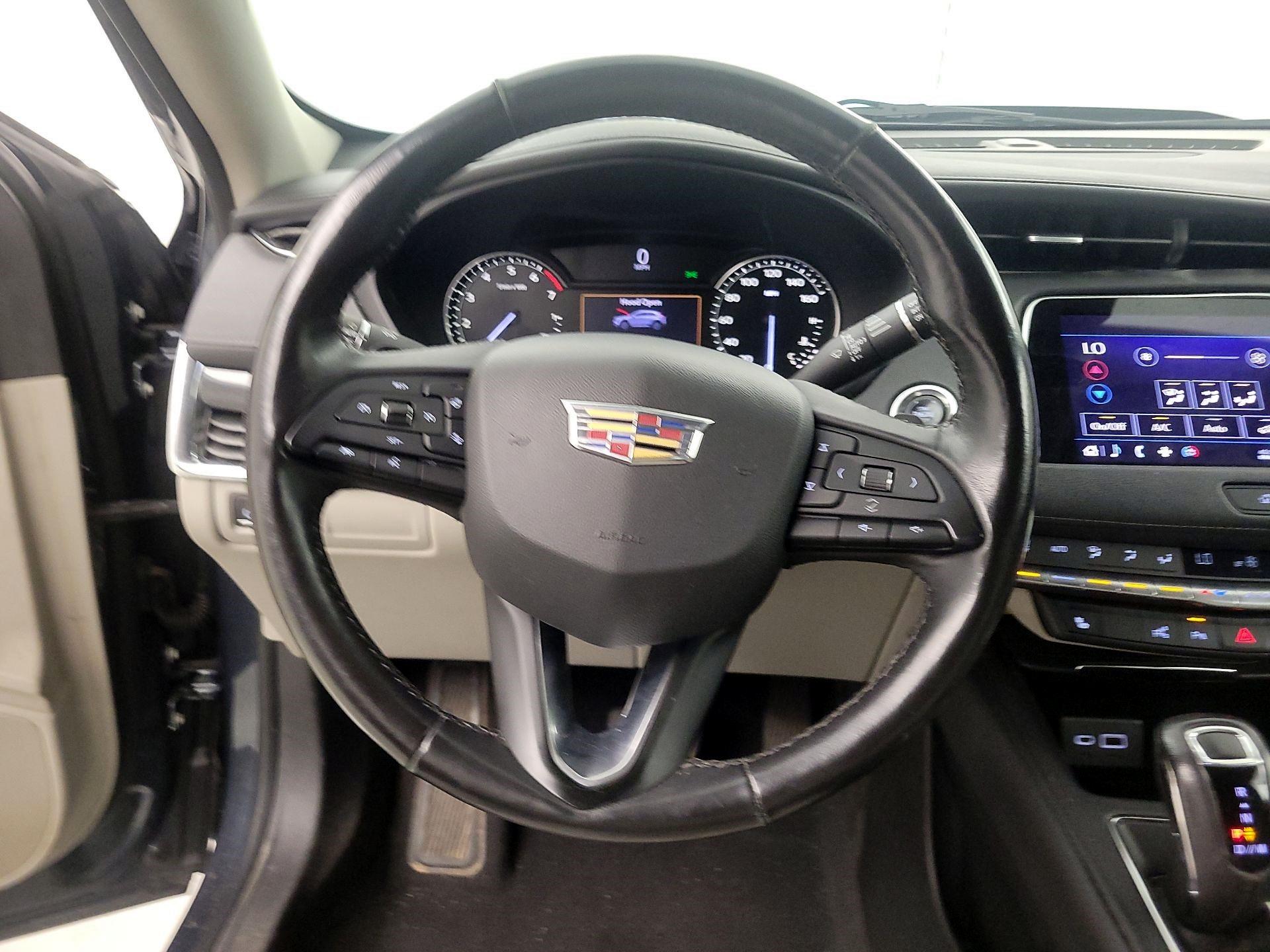 Thumbnail: 2019 Cadillac XT4 - 10