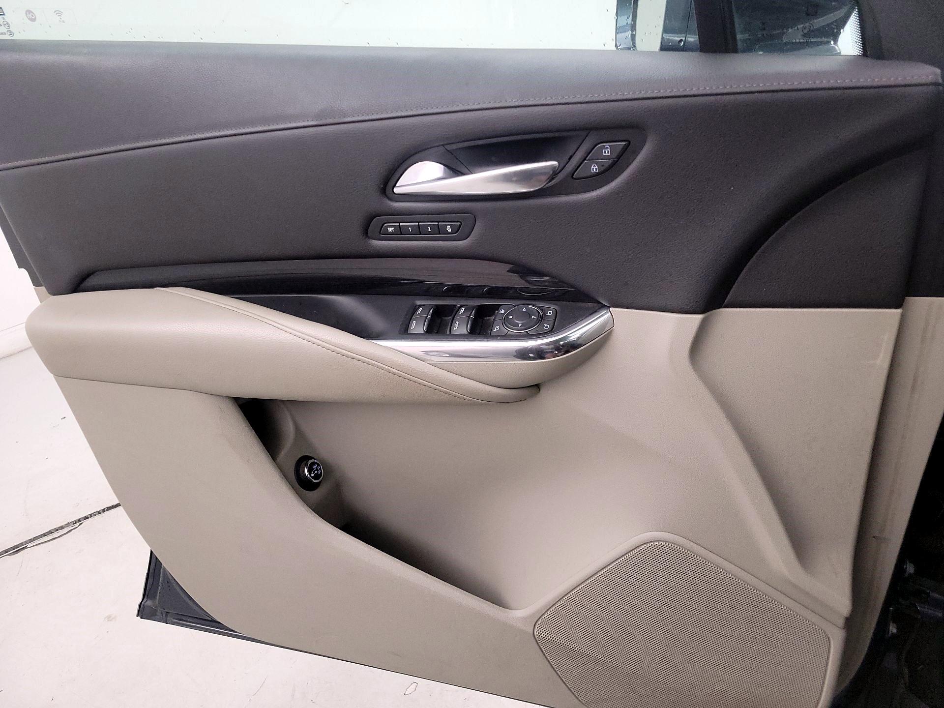 Thumbnail: 2019 Cadillac XT4 - 12