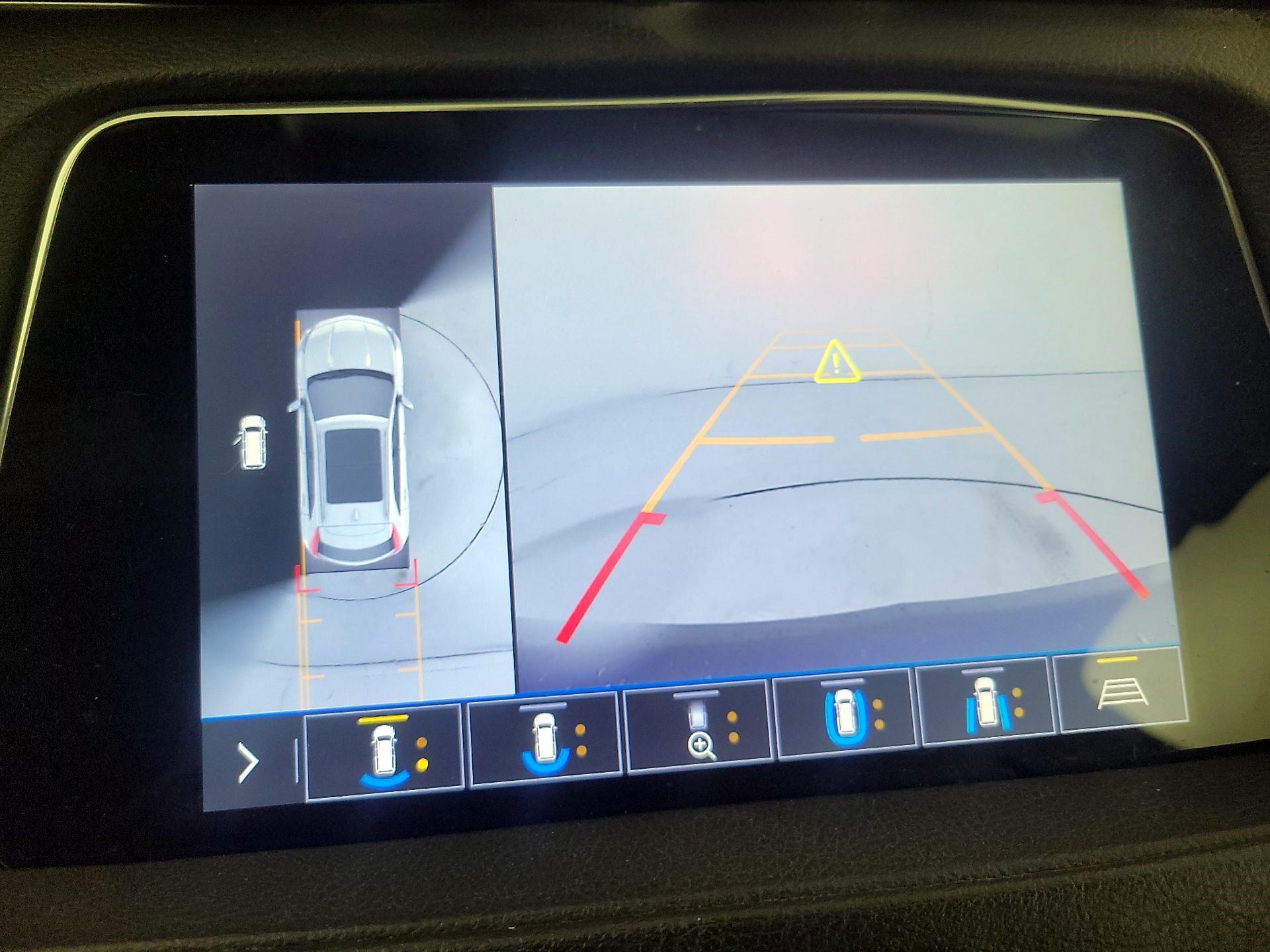 Thumbnail: 2019 Cadillac XT4 - 14