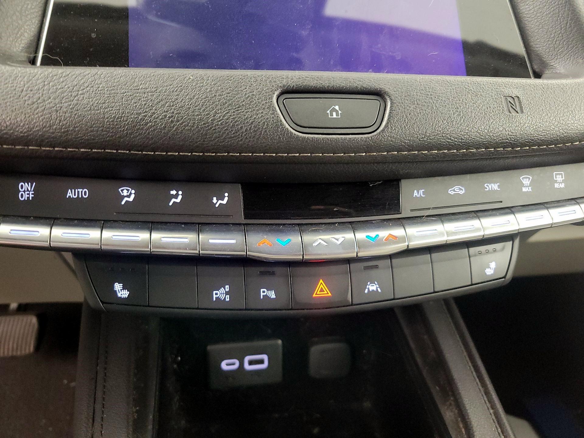 Thumbnail: 2019 Cadillac XT4 - 16