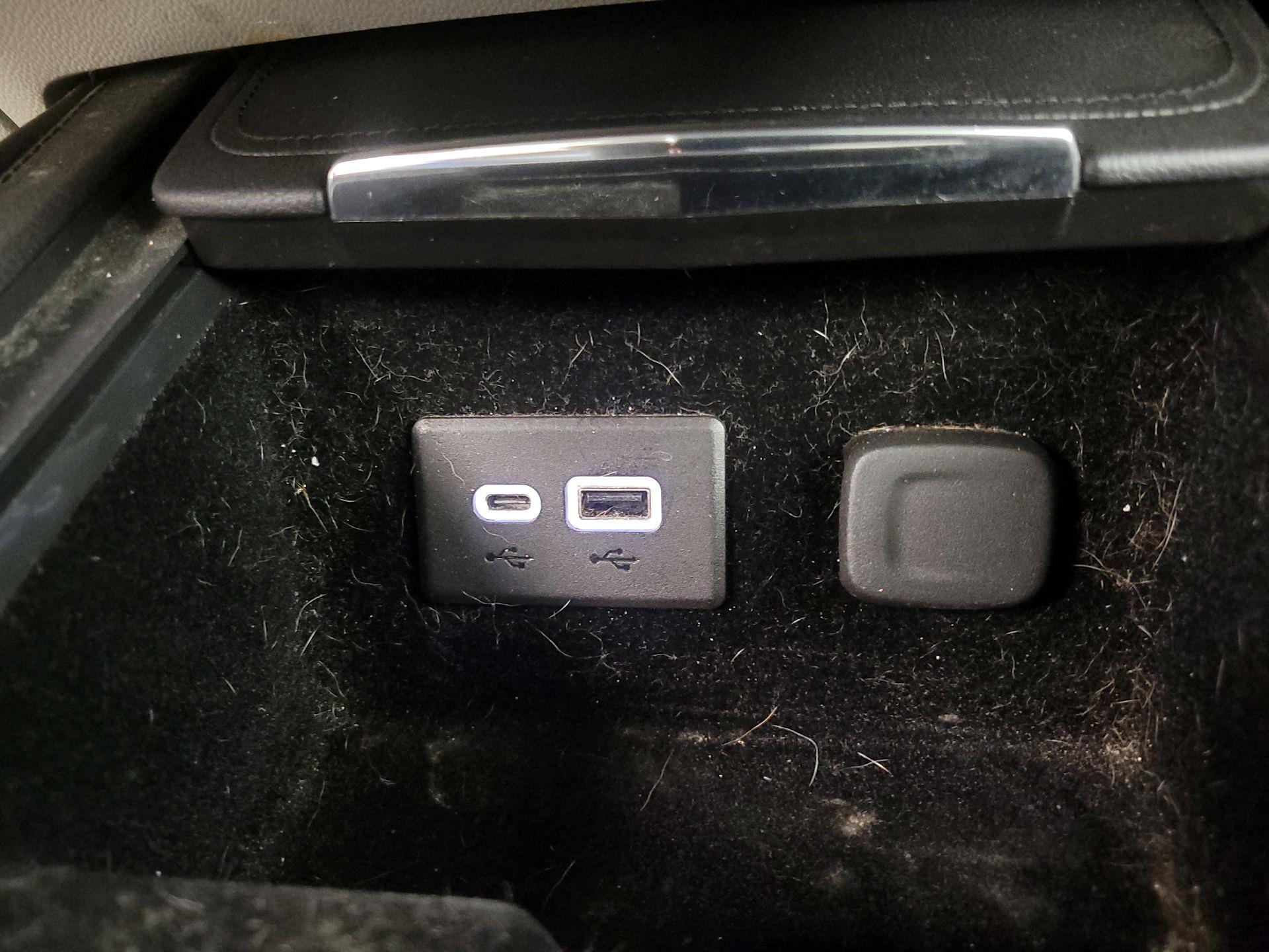 Thumbnail: 2019 Cadillac XT4 - 18