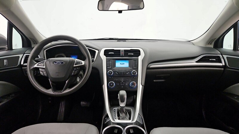 2014 Ford Fusion S 9