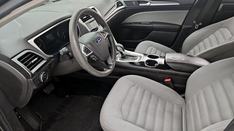 2014 Ford Fusion S 11