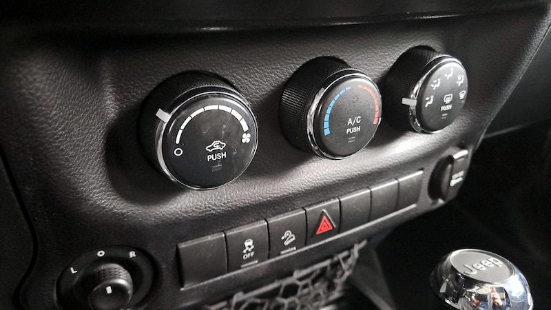2017 Jeep Wrangler Unlimited Sport 14
