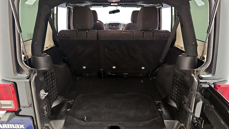 2017 Jeep Wrangler Unlimited Sport 17