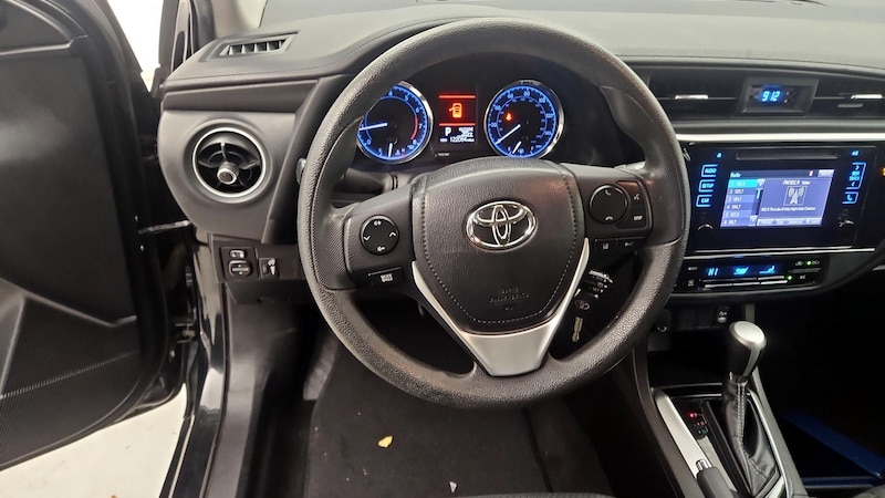 2019 Toyota Corolla LE 10