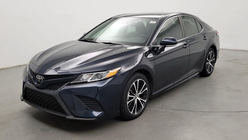 2019 Toyota Camry SE 3