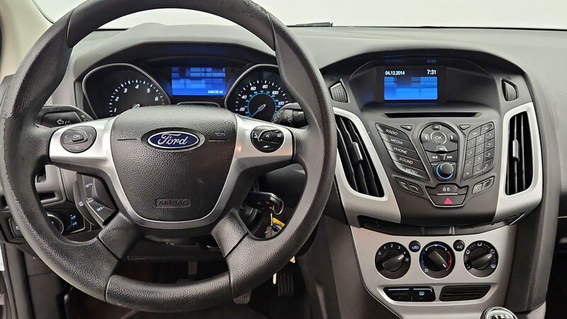 2014 Ford Focus SE 10