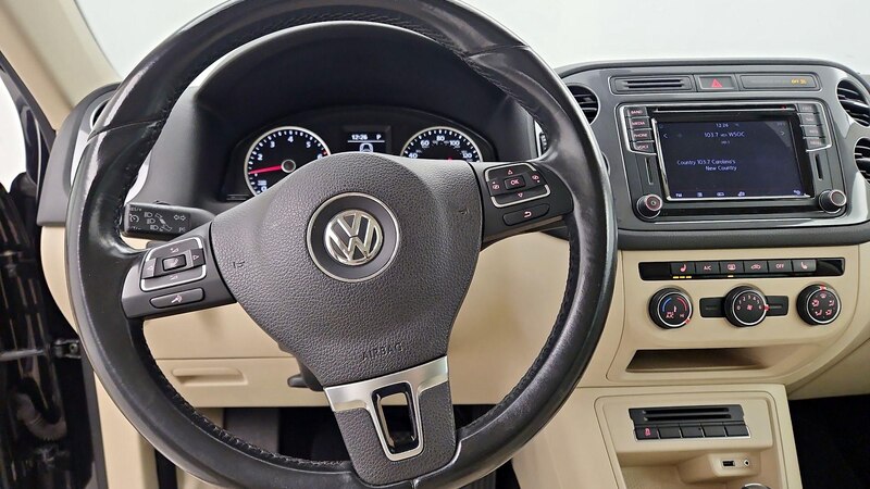 2016 Volkswagen Tiguan SE 10