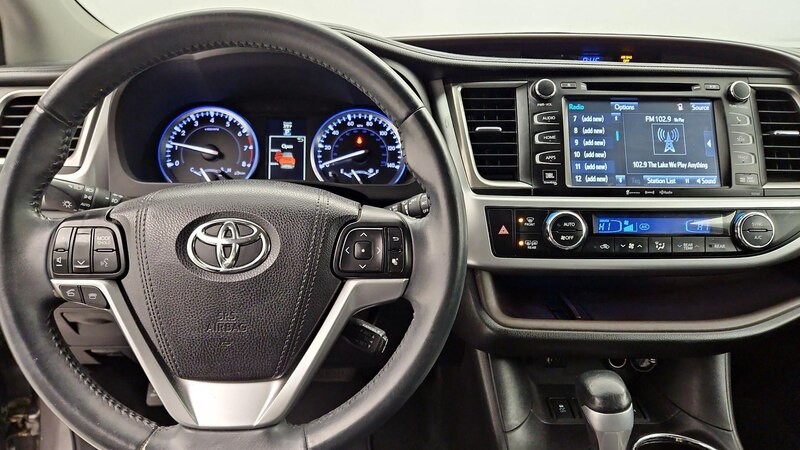 2016 Toyota Highlander Limited 10
