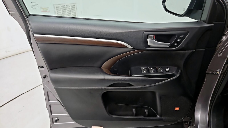 2016 Toyota Highlander Limited 12