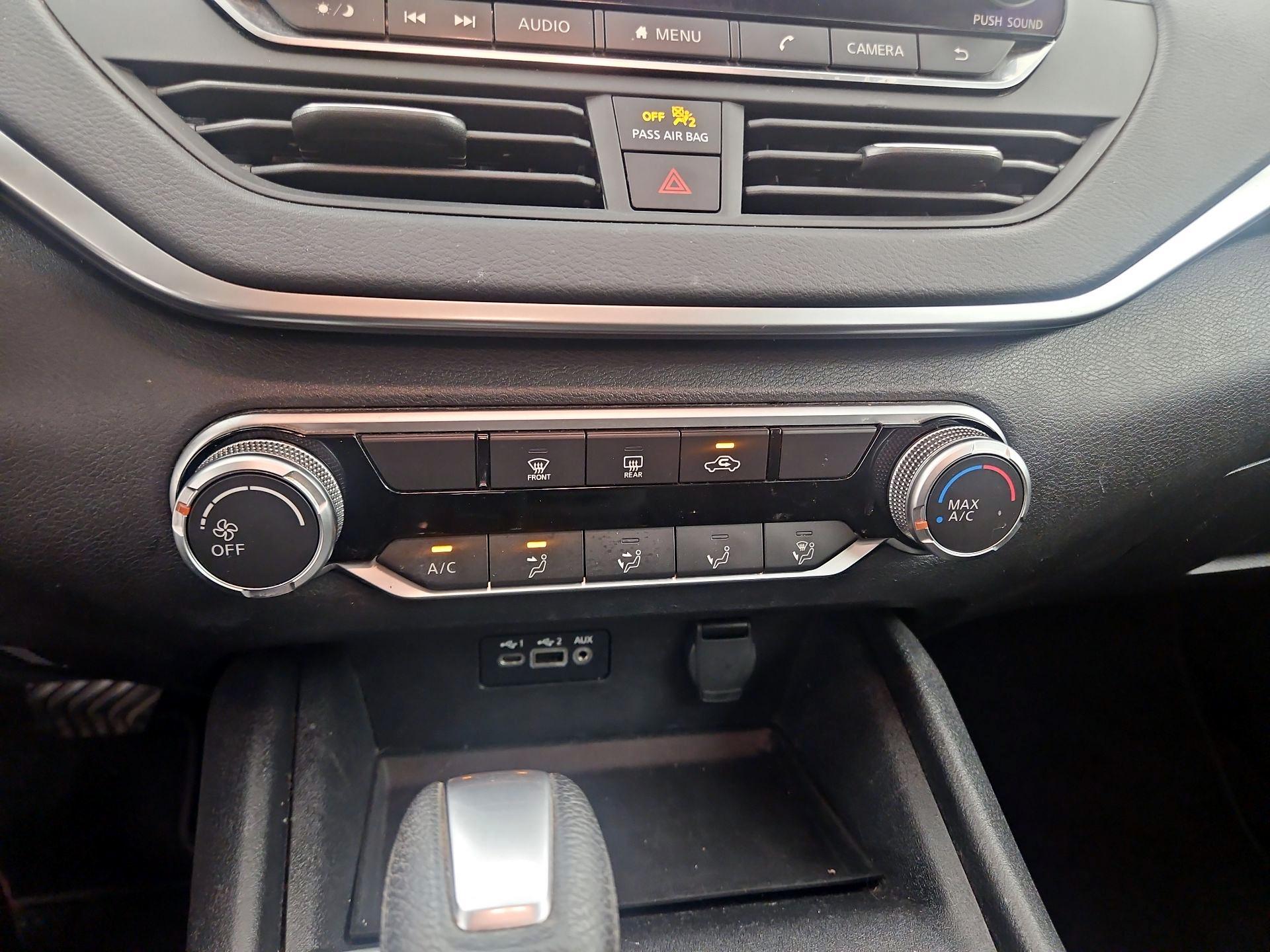Thumbnail: 2019 Nissan Altima - 16