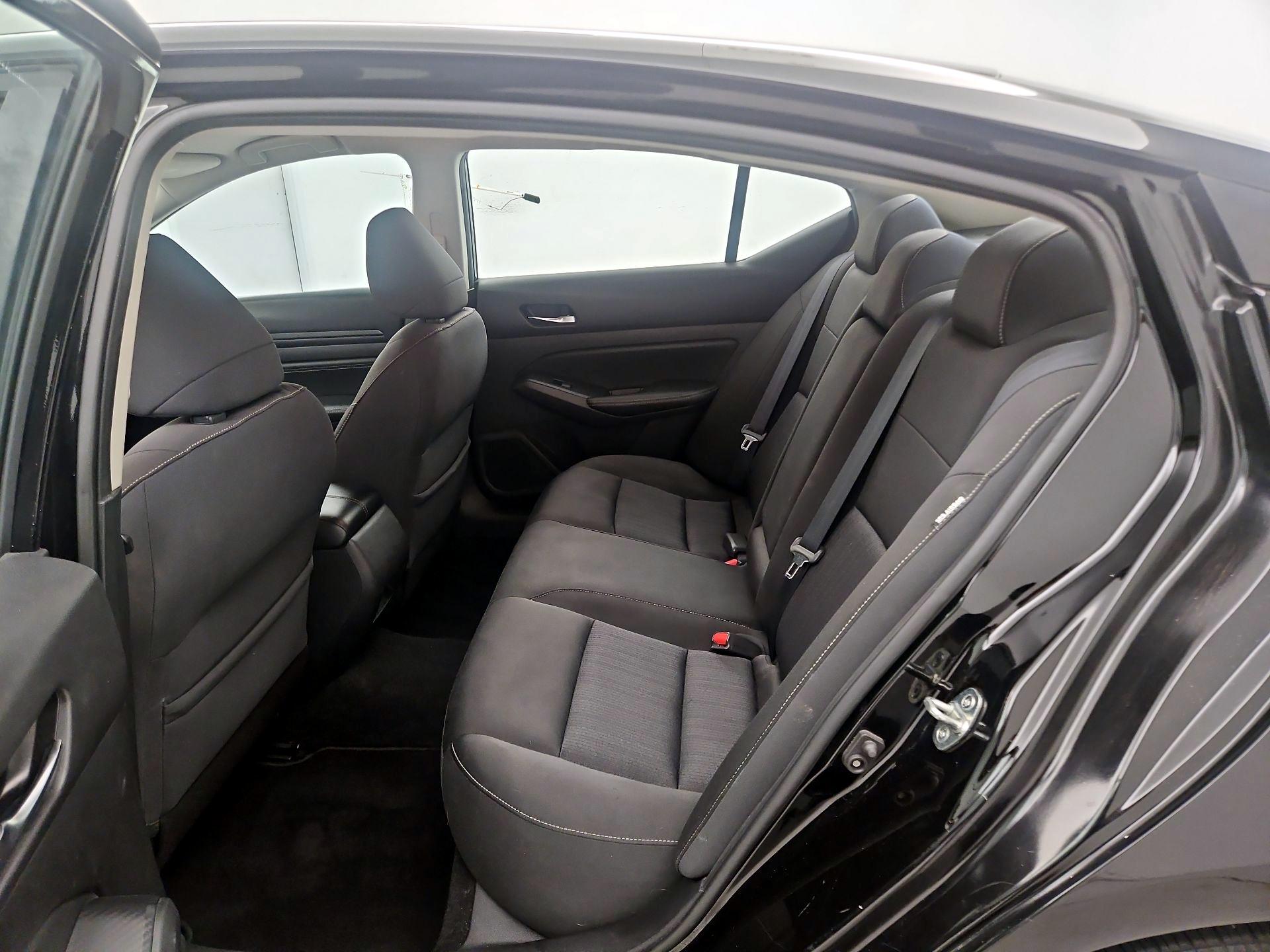 Thumbnail: 2019 Nissan Altima - 19