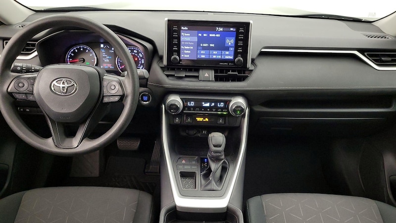 2019 Toyota RAV4 XLE 9