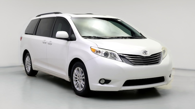 2017 Toyota Sienna XLE Hero Image