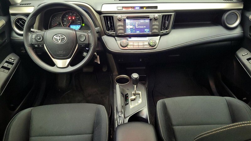 2013 Toyota RAV4 XLE 9