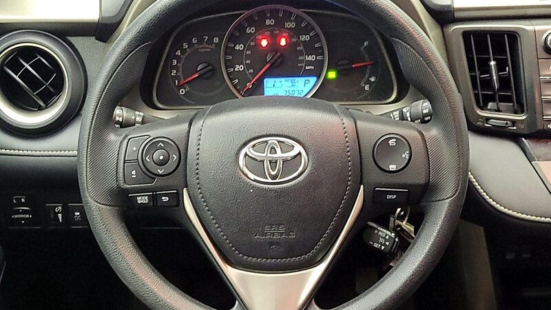 2013 Toyota RAV4 XLE 10