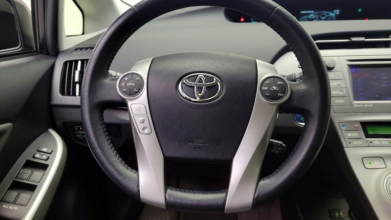 2014 Toyota Prius Four 10