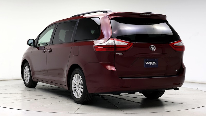 2015 Toyota Sienna XLE 2