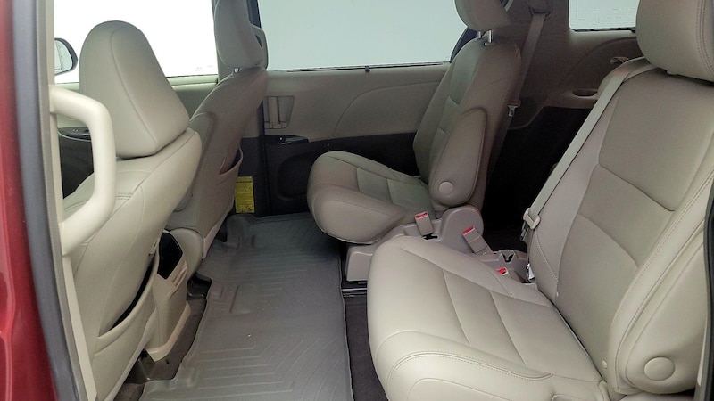 2015 Toyota Sienna XLE 20