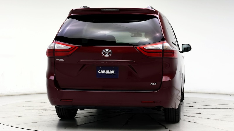 2015 Toyota Sienna XLE 6