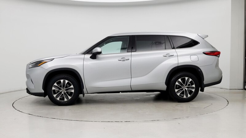 2022 Toyota Highlander XLE 3