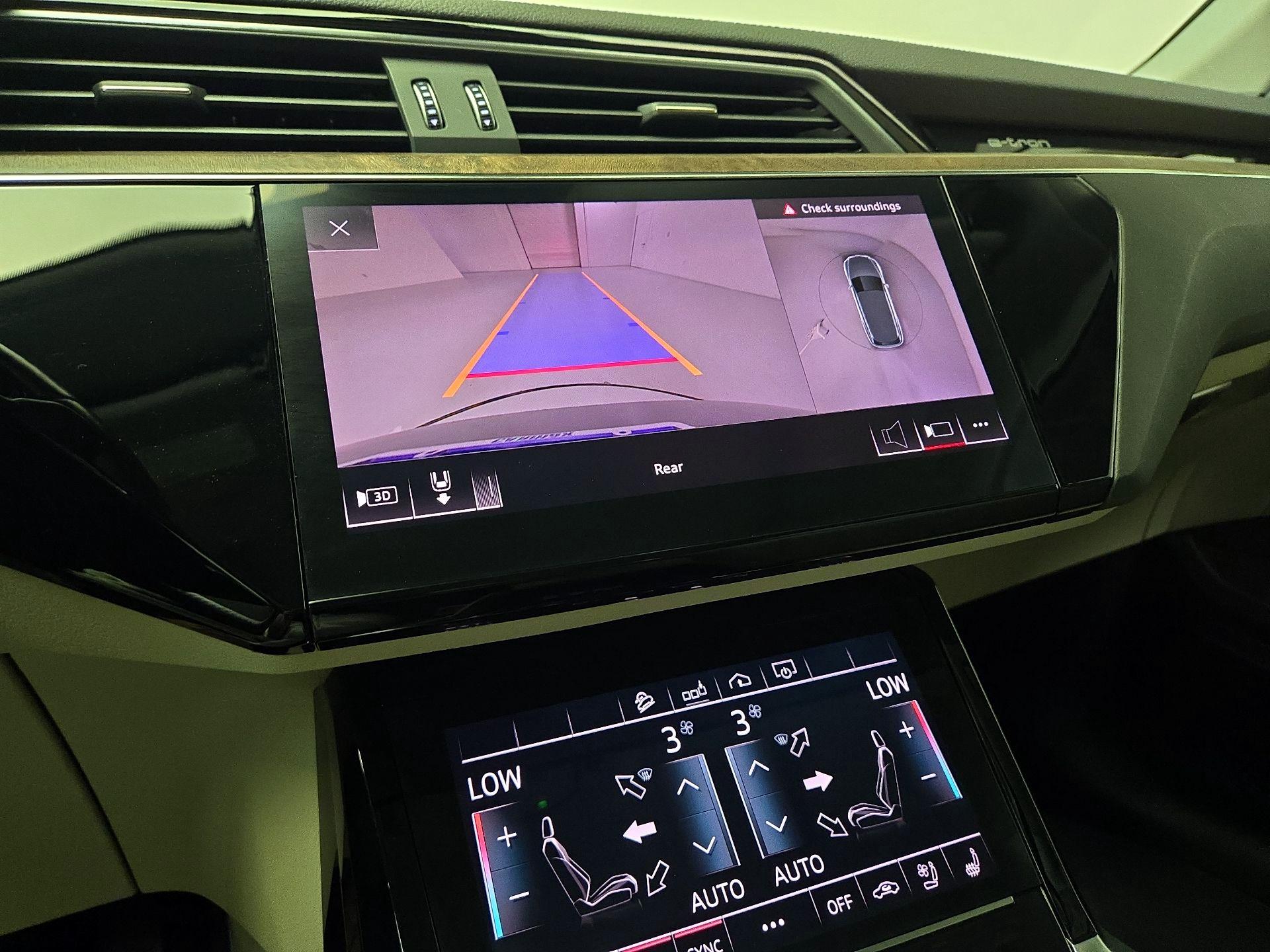Thumbnail: 2019 Audi e-tron - 15