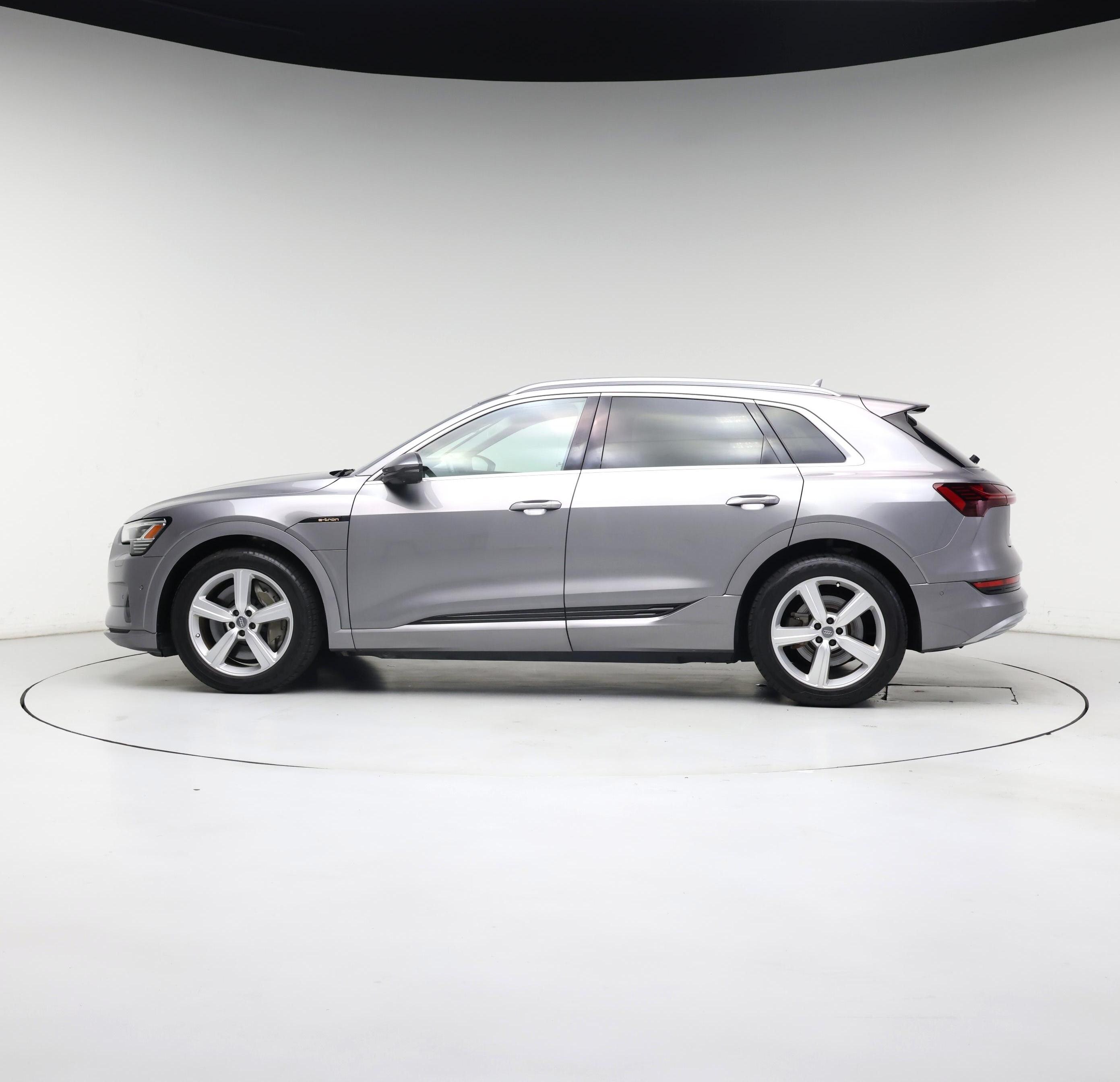 Thumbnail: 2019 Audi e-tron - 3