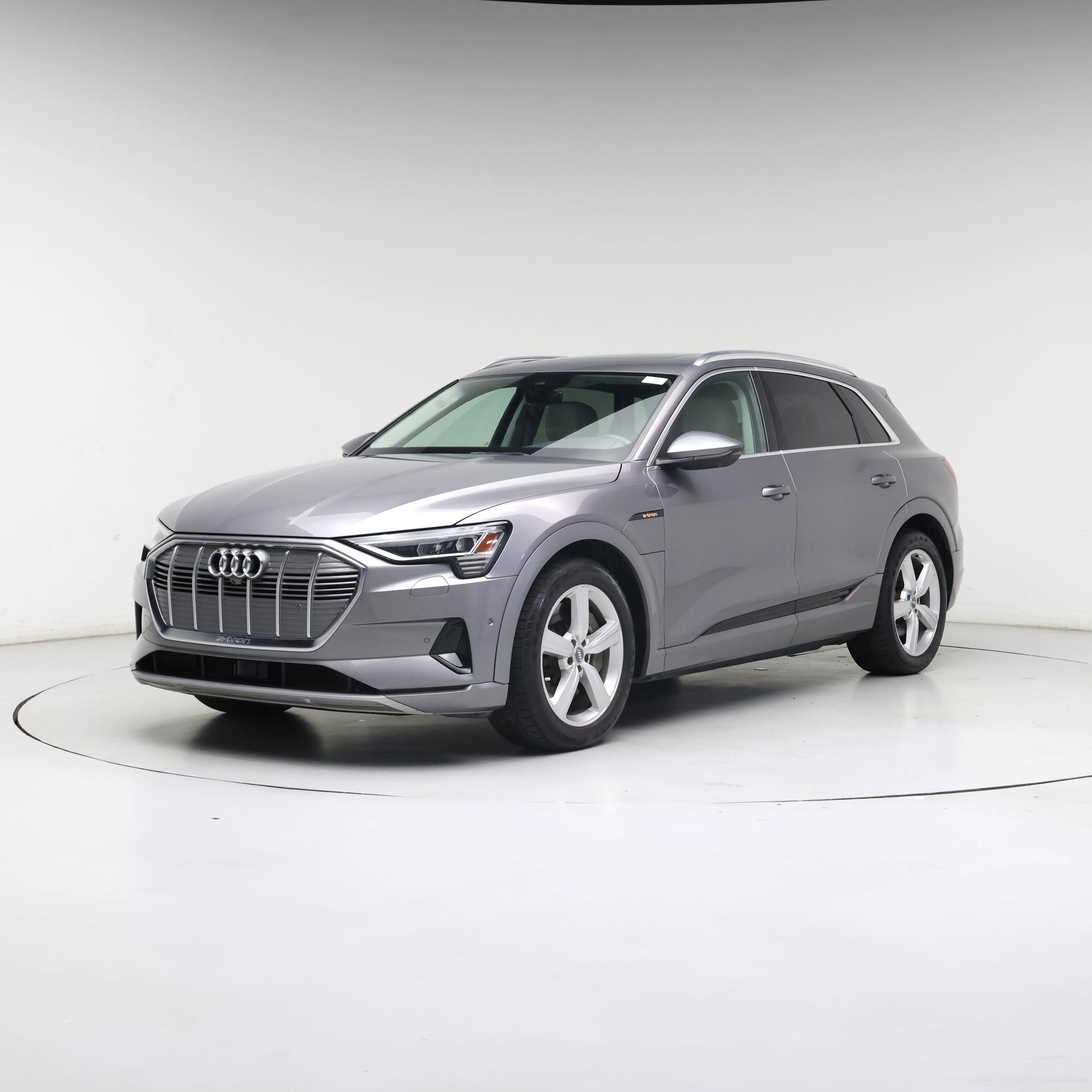 Thumbnail: 2019 Audi e-tron - 4
