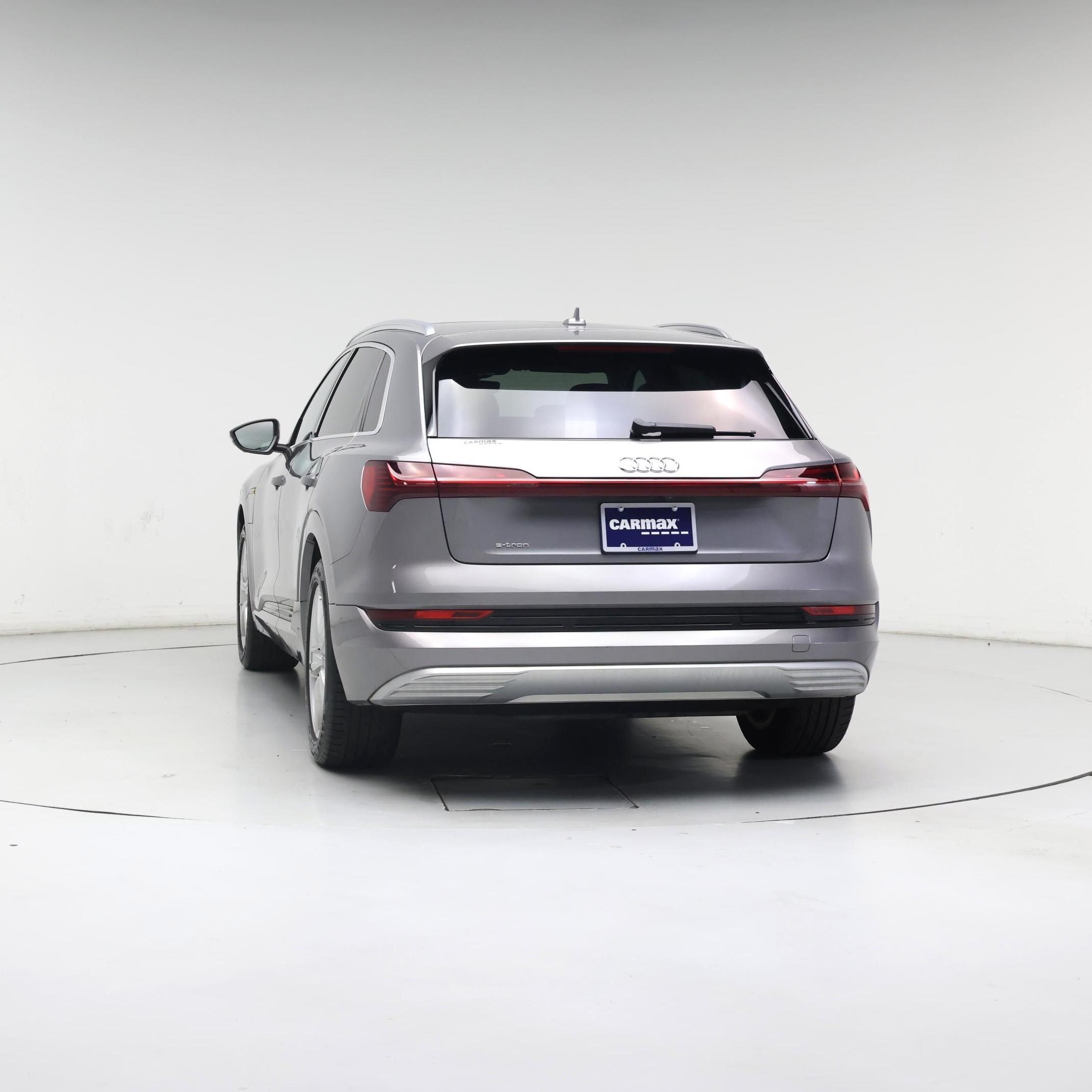 Thumbnail: 2019 Audi e-tron - 6