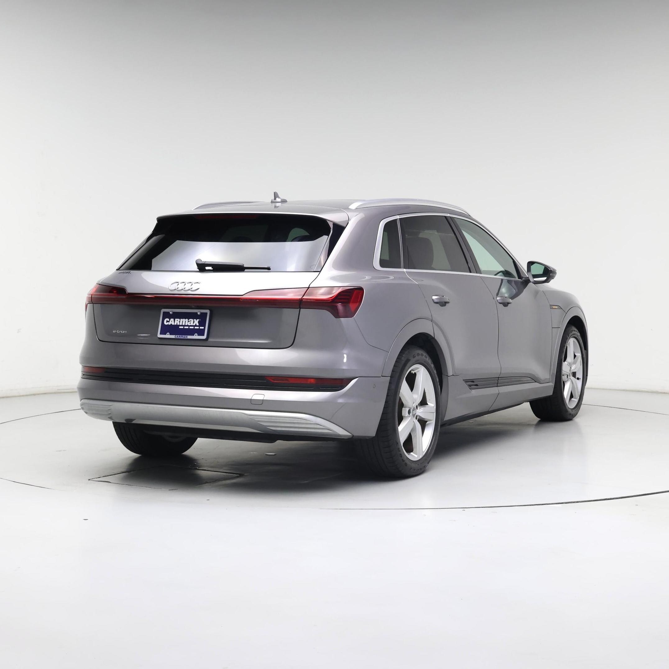 Thumbnail: 2019 Audi e-tron - 8