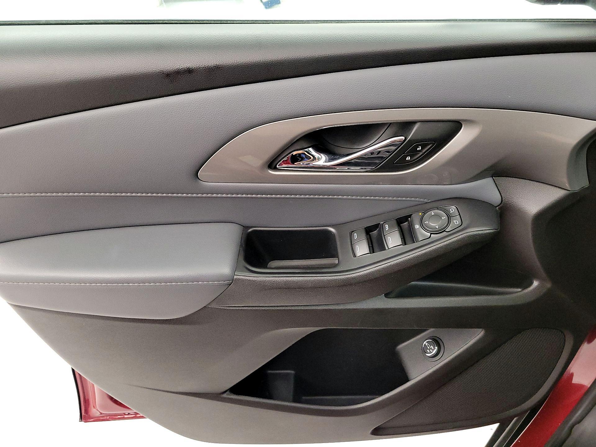 Thumbnail: 2021 Chevrolet Traverse - 12
