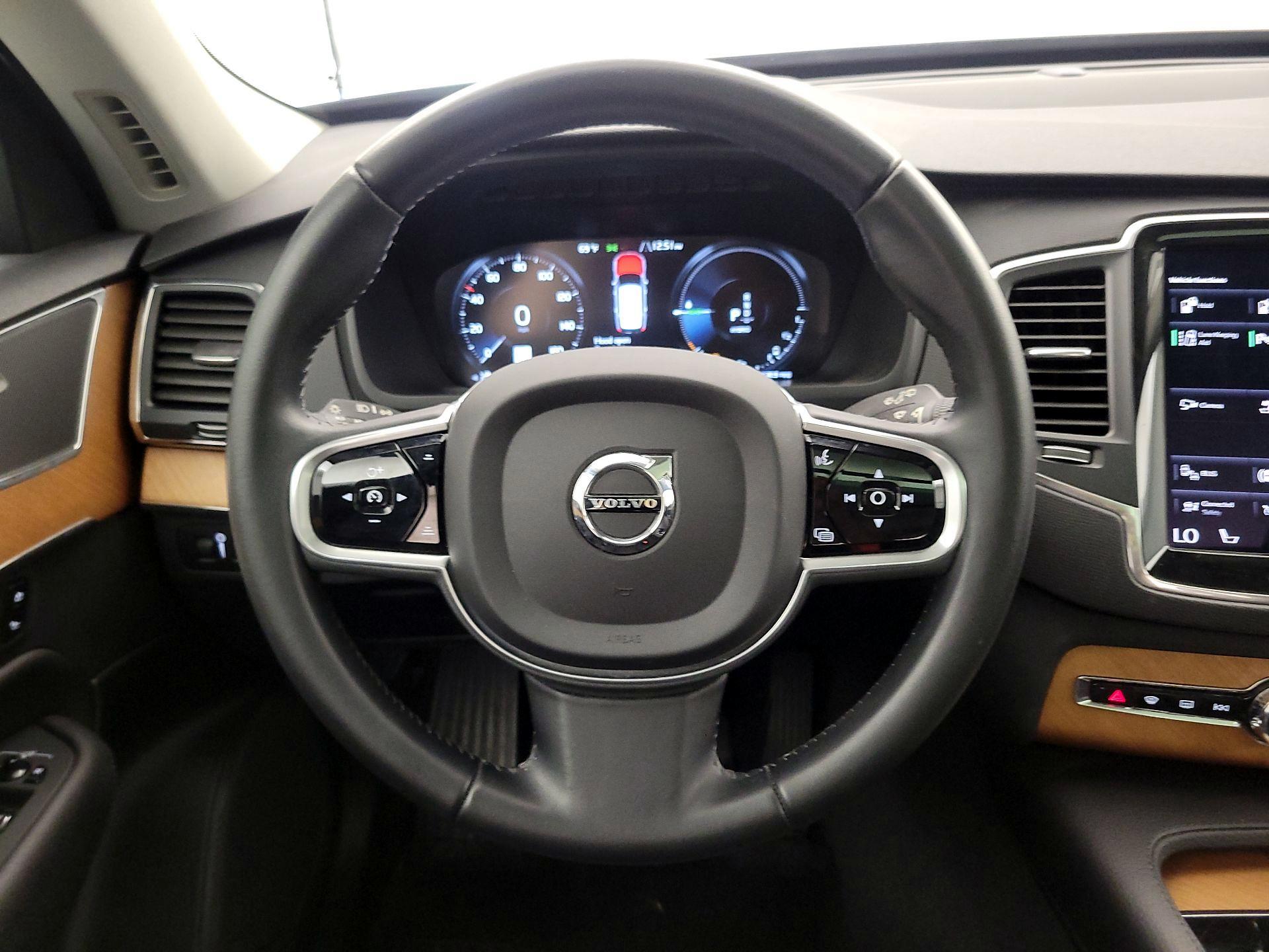 Thumbnail: 2021 Volvo XC90 - 10