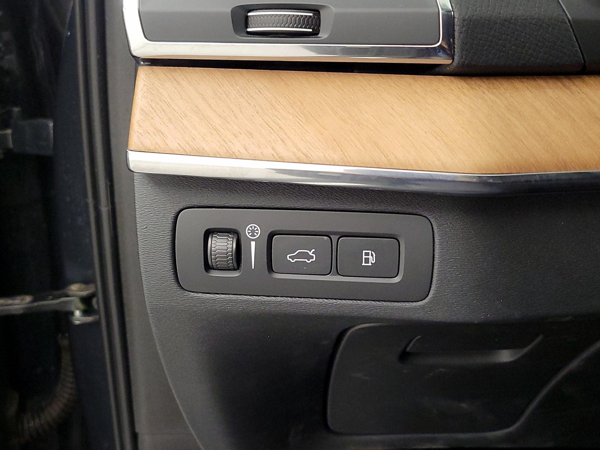 Thumbnail: 2021 Volvo XC90 - 13
