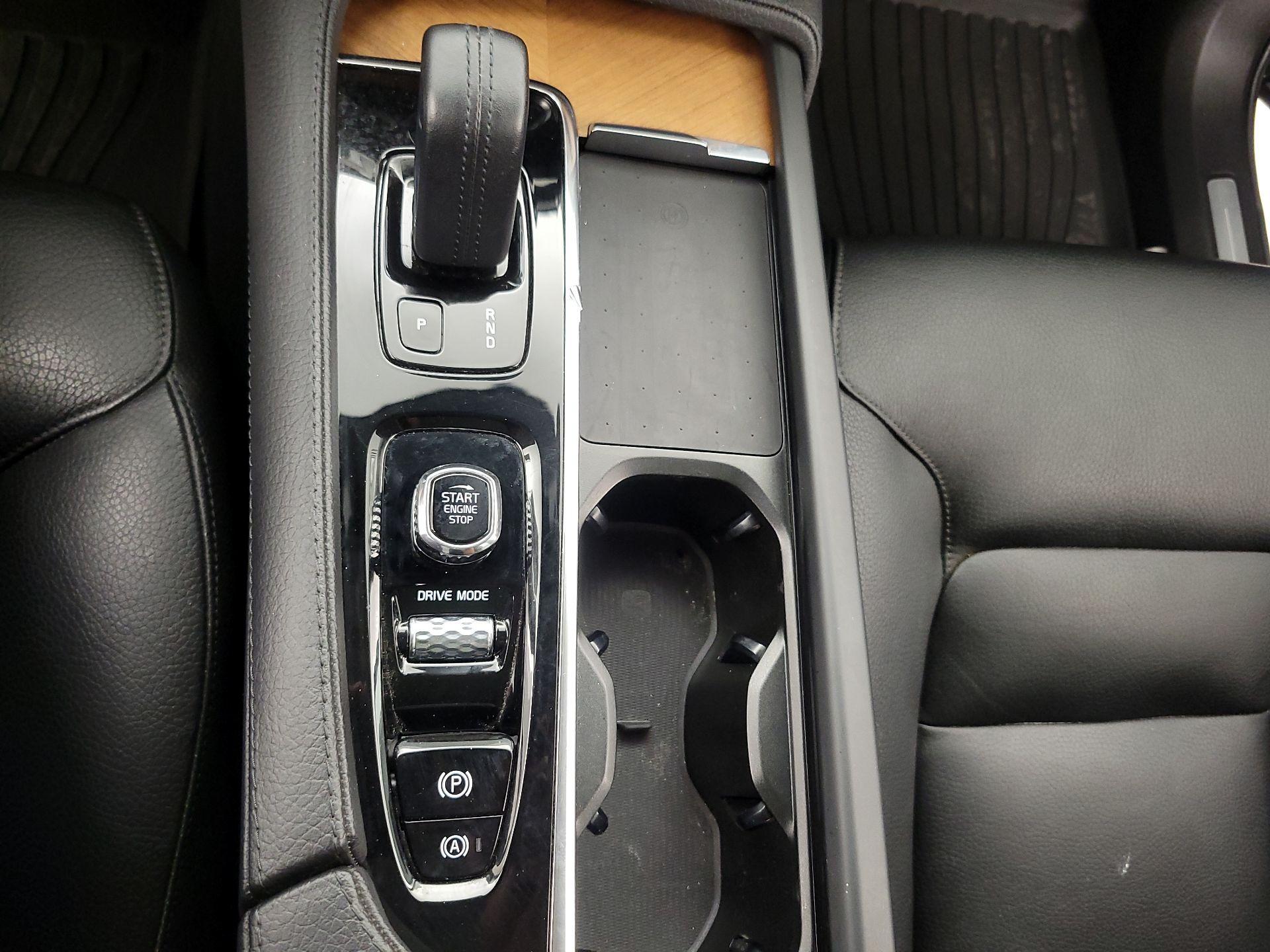 Thumbnail: 2021 Volvo XC90 - 17