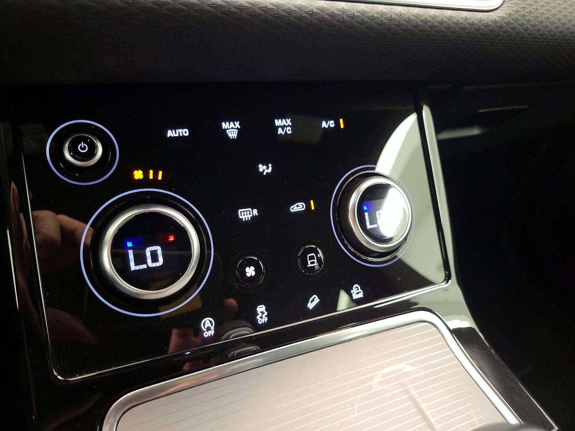 Thumbnail: 2021 Land Rover Range Rover Evoque - 17