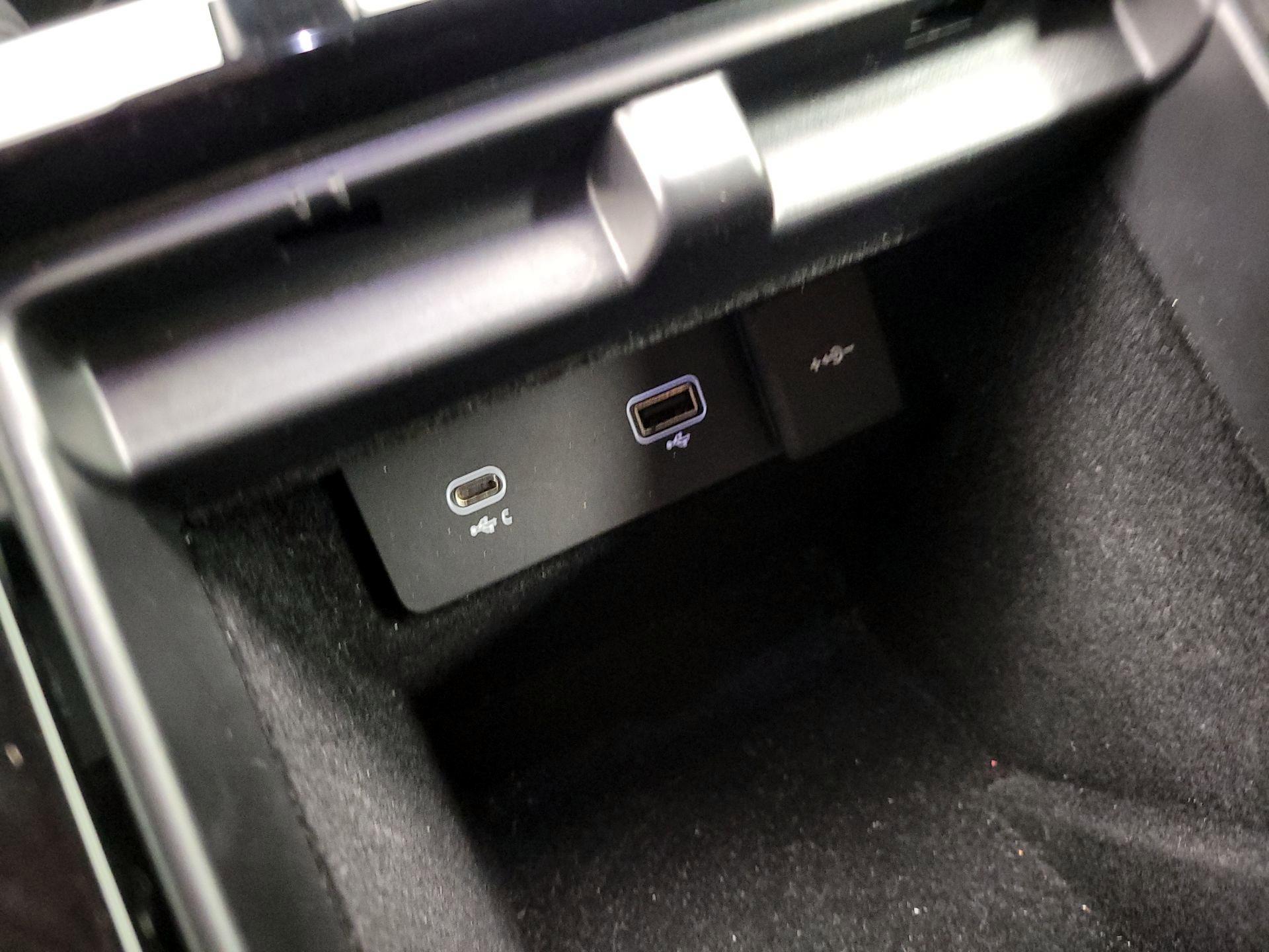 Thumbnail: 2021 Land Rover Range Rover Evoque - 19