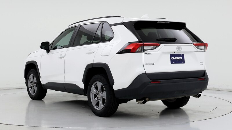 2022 Toyota RAV4 XLE 2