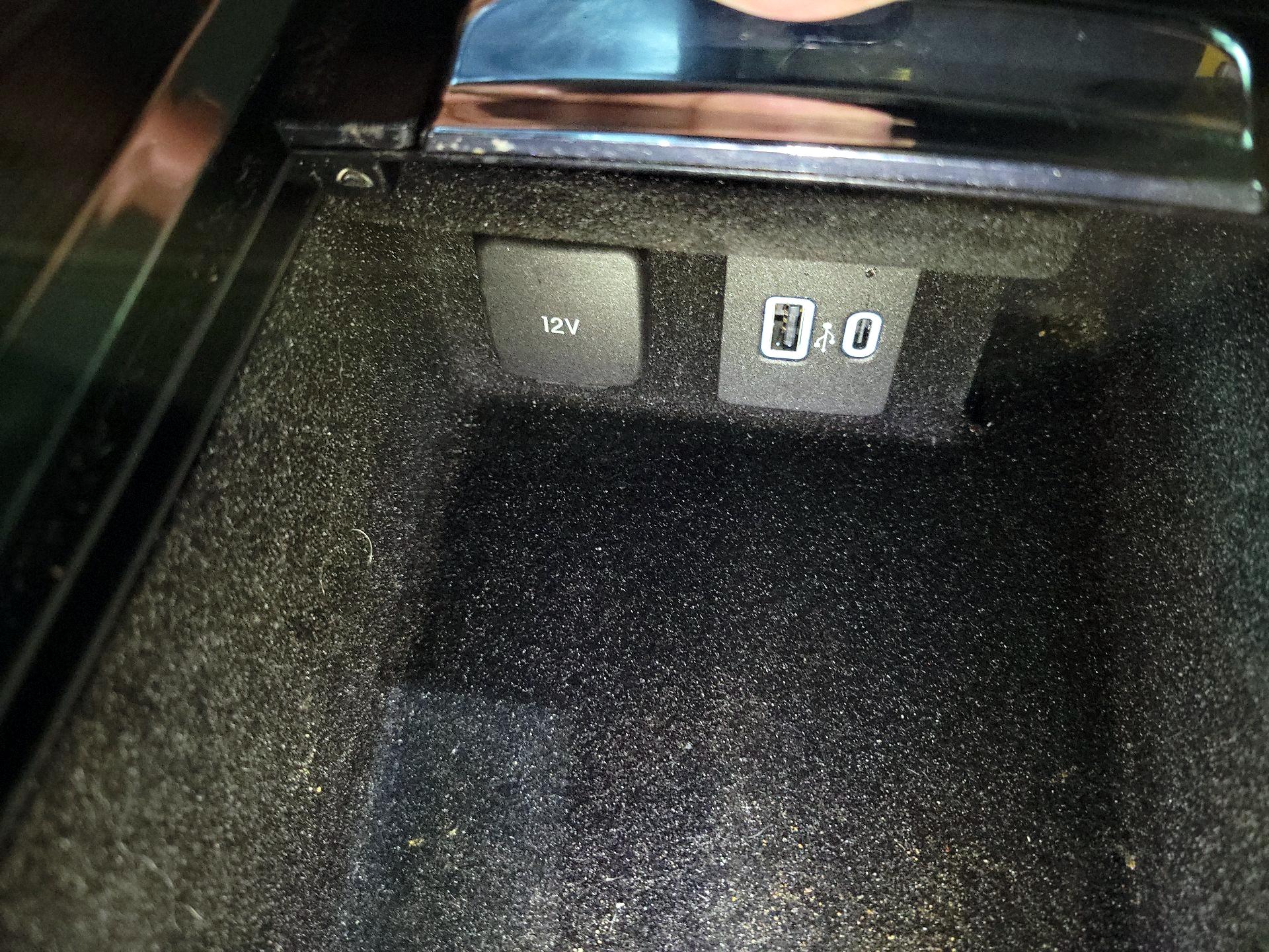 Thumbnail: 2021 Lincoln Corsair - 19