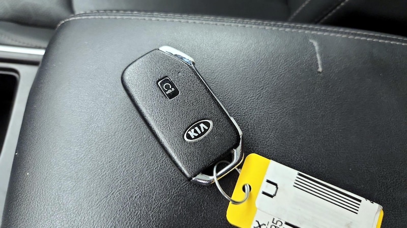 2021 Kia Sorento S 25