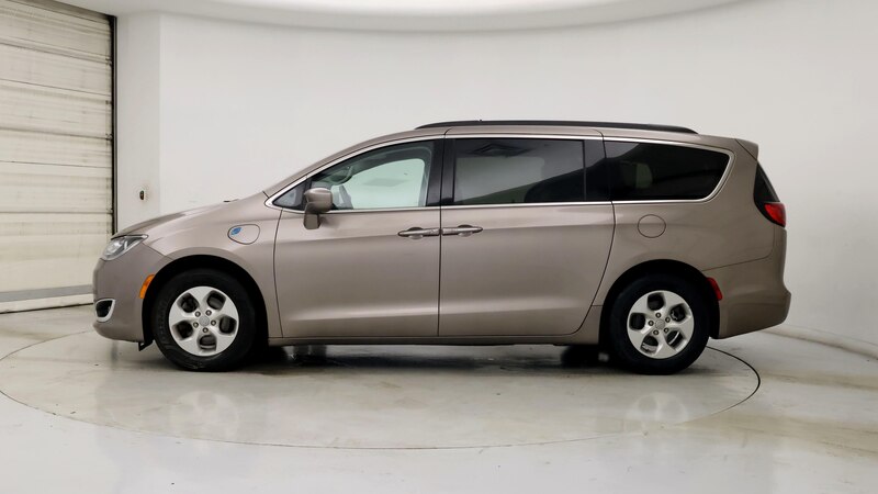 2017 Chrysler Pacifica Premium 3