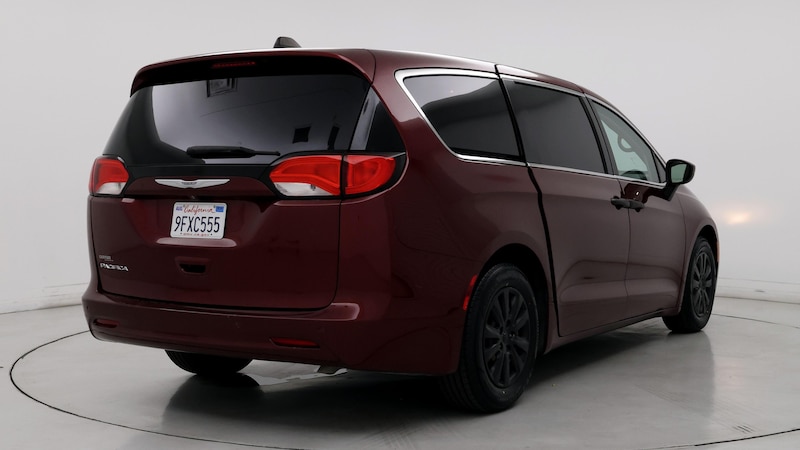 2018 Chrysler Pacifica L 8