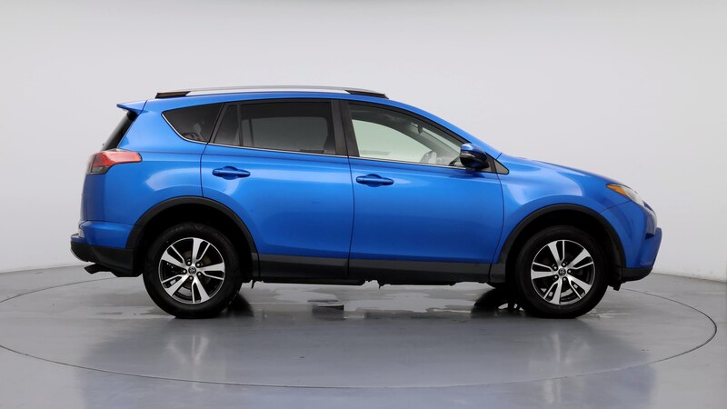 2017 Toyota RAV4 XLE 7